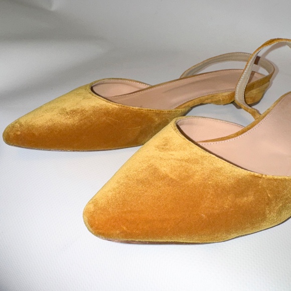✨✨J. Crew Chartreuse velvet flat sz 9✨✨ - Picture 1 of 5